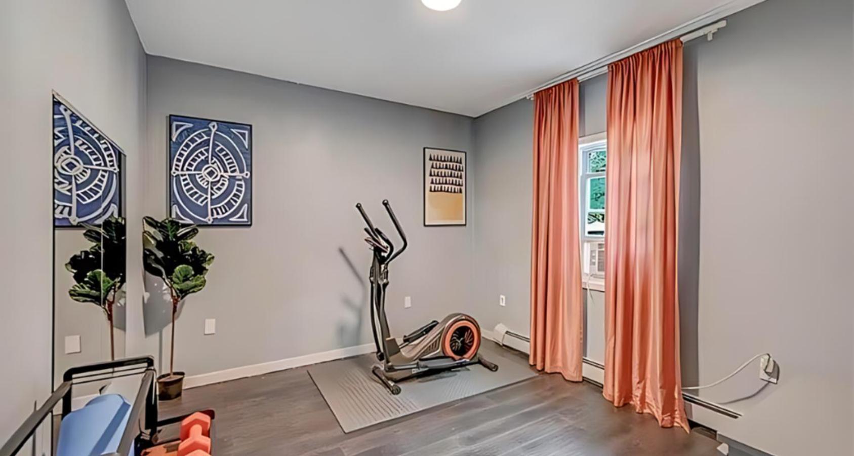 Peaceful Pocono Home With Hot Tub, Gym, & Office Long Pond Eksteriør bilde