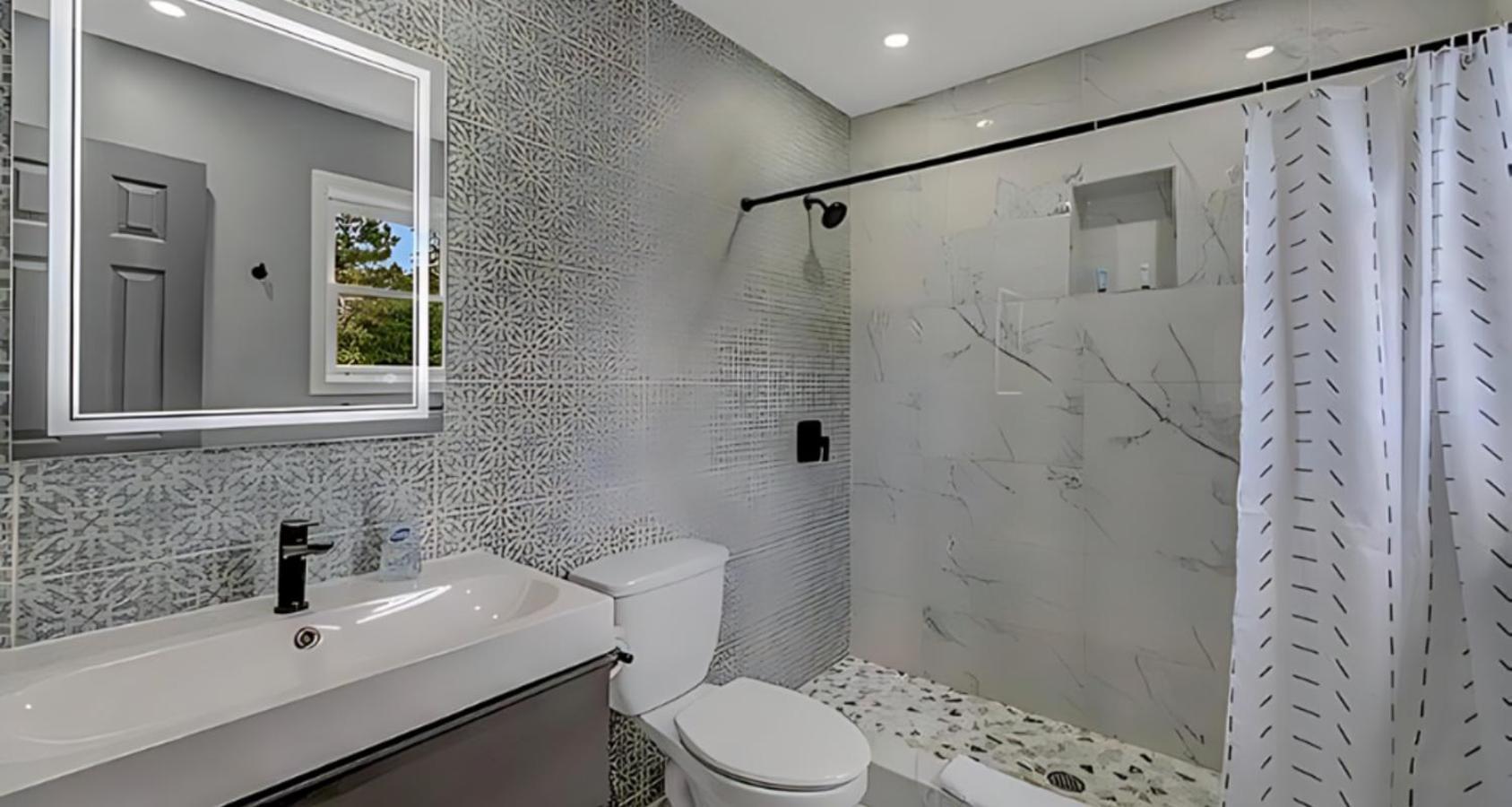 Peaceful Pocono Home With Hot Tub, Gym, & Office Long Pond Eksteriør bilde