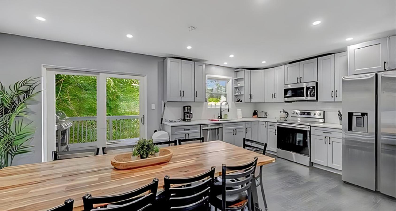 Peaceful Pocono Home With Hot Tub, Gym, & Office Long Pond Eksteriør bilde