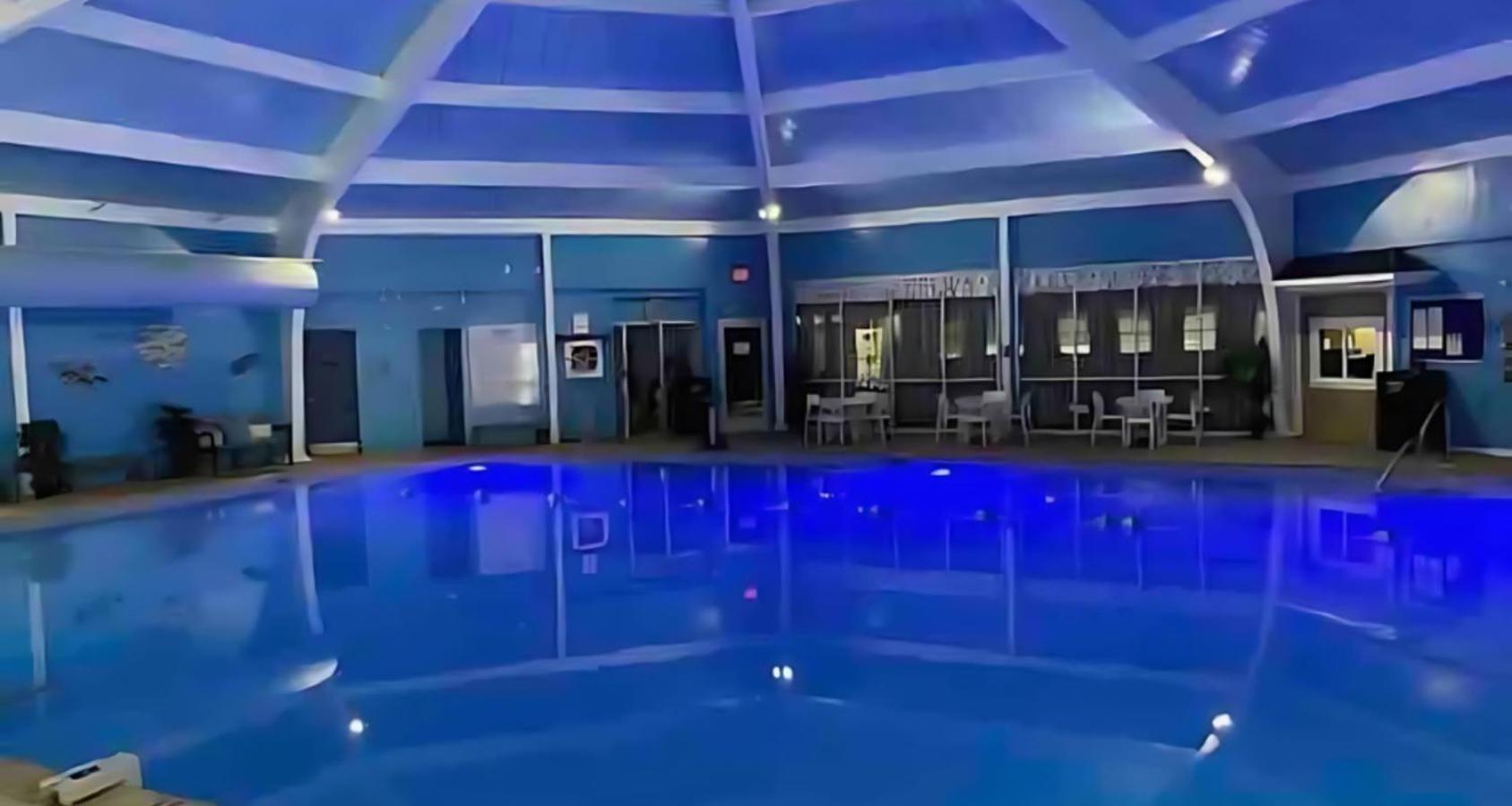 Peaceful Pocono Home With Hot Tub, Gym, & Office Long Pond Eksteriør bilde