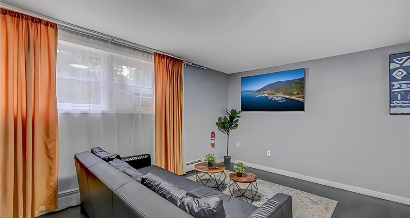 Peaceful Pocono Home With Hot Tub, Gym, & Office Long Pond Eksteriør bilde