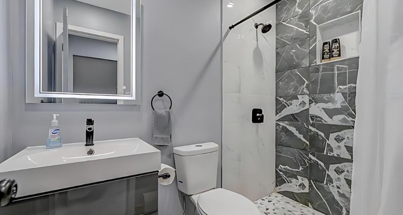 Peaceful Pocono Home With Hot Tub, Gym, & Office Long Pond Eksteriør bilde